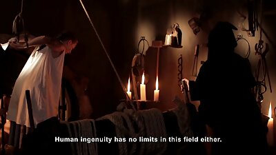 Seksualios trans-draugės dulkina vaikiną į užpakalį ir apnuogina asilus.
