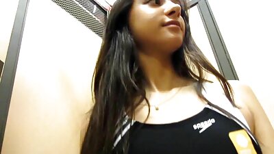 Titted pupytė įtikino vaikiną ir gavo cum į burną.