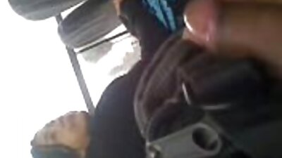 Liesas mulatas alyviniais antblauzdžiais pakliuvo į užpakalį su durniumi