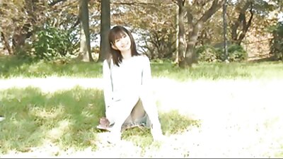Sexy cosplayer patenkina užsispyrusį japoną.
