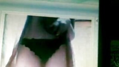 Rytinis seksas su krūtine blowjob, kuris mėgsta giliai sušikti.