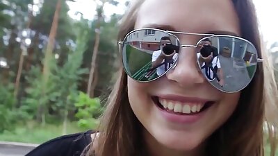 Išnuomojau kalytę prekybos centre už pinigus ir pakliuvau į aikštę.