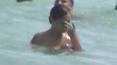 Chica sužadino vaikiną savo užpakaliuku, o jis po blowjob apliejo jam veidą.