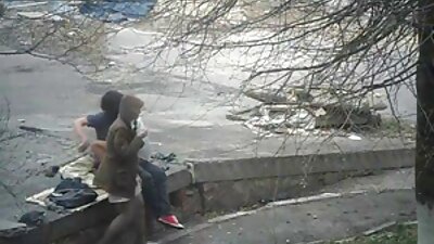 Rusų vaikinas padarė kunilingą plaukuotam kačiukui jaunikliui ir pakliuvo.