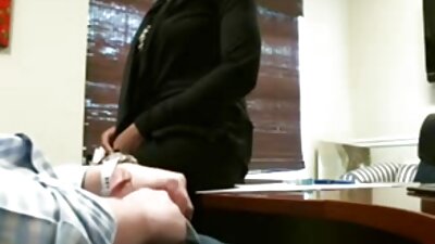 Viščiukas supainiojo vyrą virvėmis, kad dulkintųsi ir dulkintų asilą.
