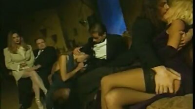 Rocco pakliuvo jaunai brunetei su mažais papais ir filmavosi.