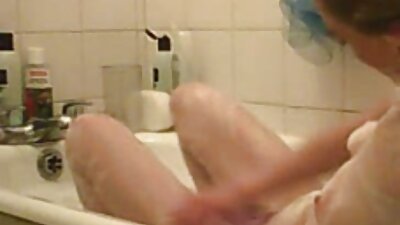 Seksas su dviem vaikinais aistringa brunetė.