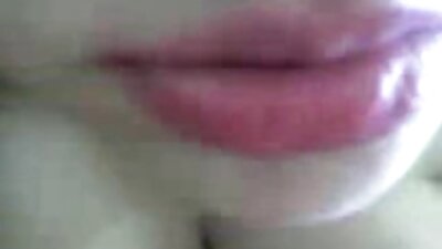 Seksualiniai bandymai baigėsi blondine creampie.