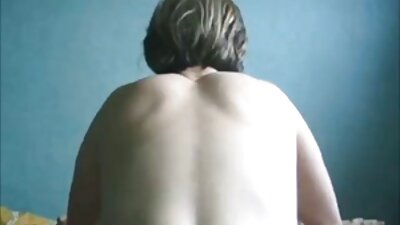 Šemelės dulkina viena kitą, čiulpia vyriškos lyties narius ir praryja spermą.