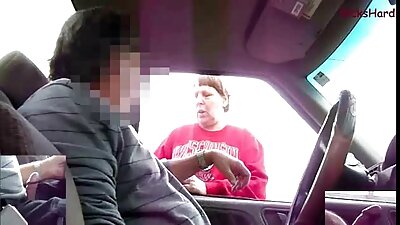Miela brunetė blowjob mergina čiulpia gaidžius kaip ledinukus.