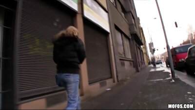 Sena ir jauna pornografija dulkina liesą merginą.
