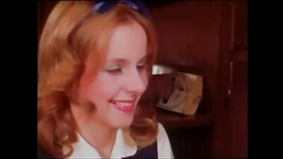 Aistringa ir lėta lesbiečių pornografija apie dvi moteris su neskustu pūlingu.
