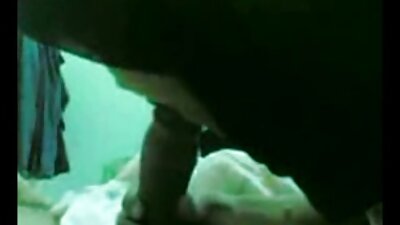 Plėšrūnė subrendusi brunetė mėgaujasi liesu žirgyno dideliu peniu.