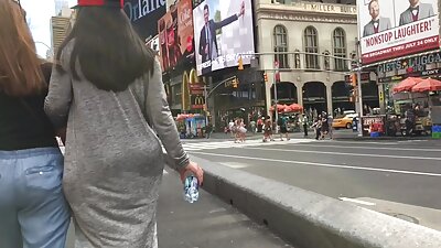 Seksas su blondine kojinėse skanus dviejose bagažinėse.
